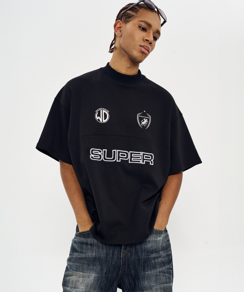WORLDDILEMA(ワールドジレンマ)の「MOCK NECK EMBLEM HALF T-SHIRTS (BLACK)(Tシャツ/カットソー・レディース・ブラック・FREE)」の2枚目の写真
