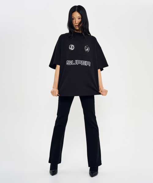 WORLDDILEMA(ワールドジレンマ)の「MOCK NECK EMBLEM HALF T-SHIRTS (BLACK)(Tシャツ/カットソー・レディース・ブラック・FREE)」の4枚目の写真