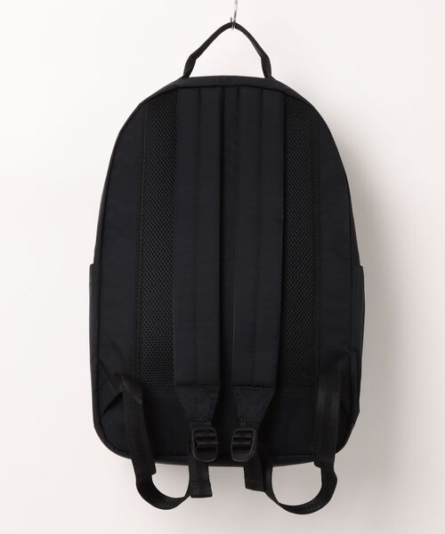 FRED PERRY(フレッドペリー)の「Crinkle Nylon Backpack/クリンクルナイロンバックパック(バックパック/リュック・メンズ・ブラック/カーキ・ONE SIZE)」の21枚目の写真