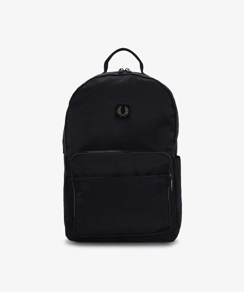 FRED PERRY(フレッドペリー)の「Crinkle Nylon Backpack/クリンクルナイロンバックパック(バックパック/リュック・メンズ・ブラック/カーキ・ONE SIZE)」の6枚目の写真