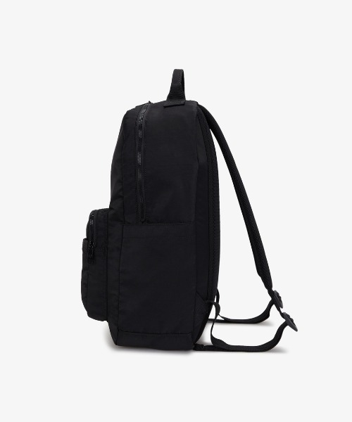 FRED PERRY(フレッドペリー)の「Crinkle Nylon Backpack/クリンクルナイロンバックパック(バックパック/リュック・メンズ・ブラック/カーキ・ONE SIZE)」の8枚目の写真