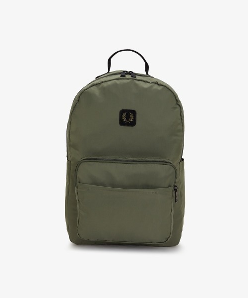 FRED PERRY(フレッドペリー)の「Crinkle Nylon Backpack/クリンクルナイロンバックパック(バックパック/リュック・メンズ・ブラック/カーキ・ONE SIZE)」の16枚目の写真