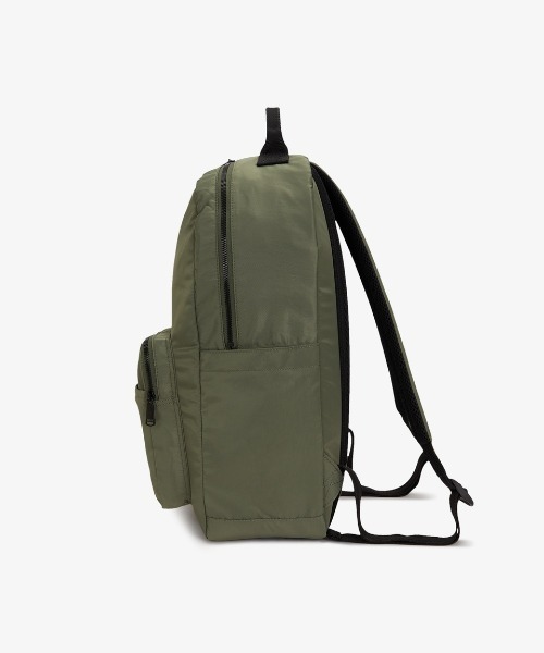 FRED PERRY(フレッドペリー)の「Crinkle Nylon Backpack/クリンクルナイロンバックパック(バックパック/リュック・メンズ・ブラック/カーキ・ONE SIZE)」の18枚目の写真