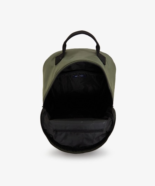 FRED PERRY(フレッドペリー)の「Crinkle Nylon Backpack/クリンクルナイロンバックパック(バックパック/リュック・メンズ・ブラック/カーキ・ONE SIZE)」の19枚目の写真