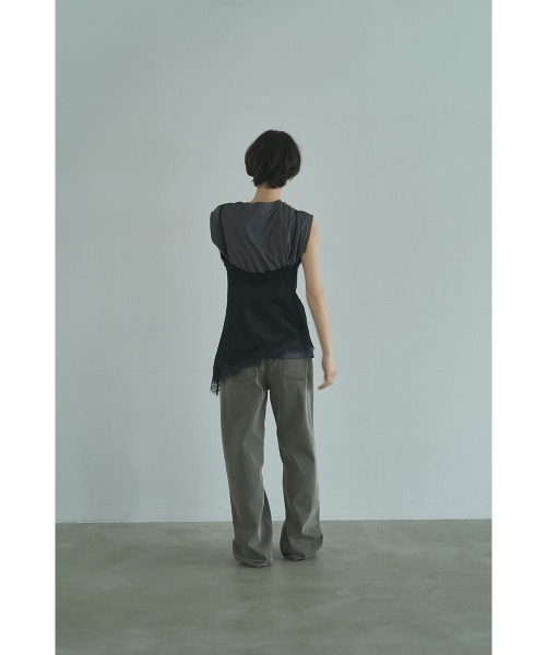 marjour(マージュール)の「LAYERED SATIN LACE CAMISOLE(キャミソール・レディース・オフホワイト/ブラック・M)」の7枚目の写真