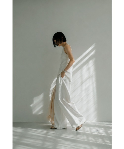 marjour(マージュール)の「LAYERED SATIN LACE CAMISOLE(キャミソール・レディース・オフホワイト/ブラック・M)」の12枚目の写真