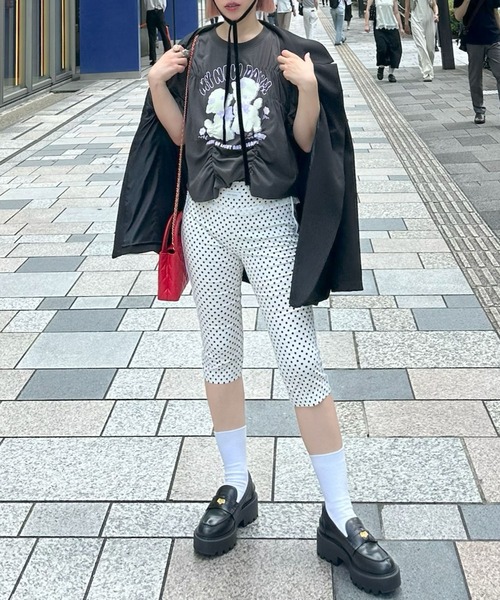 Alley Tokyo(アリートーキョー)の「ロンパース風子ヤギシャーリングT(Tシャツ/カットソー・レディース・ピンク/オフホワイト/スミクロ・FREE)」の7枚目の写真