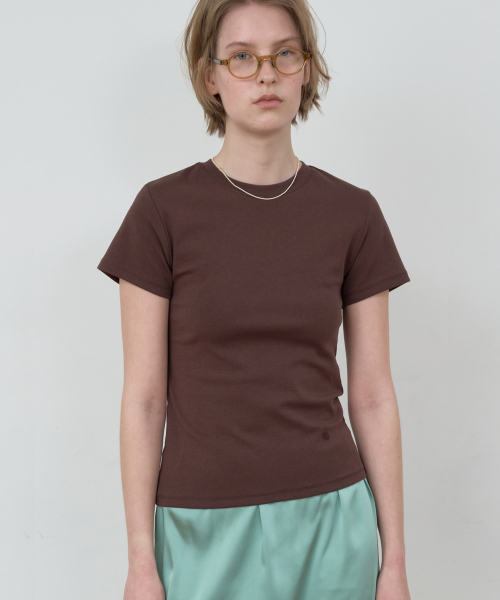 Majournee(マジョネ)の「BASIC SIMBOL T-SHIRT_BROWN(Tシャツ/カットソー・レディース・ブラウン・ONE SIZE)」の1枚目の写真