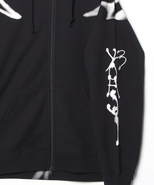 Y-3(ワイスリー)の「Y-3 CHITO GRAPHIC FRENCH TERRY ZIP HOODIE(パーカー・メンズ・ブラック・SMALL/MEDIUM/LARGE/X-LARGE/XX-LARGE/XX-SMALL/X-SMALL)」の3枚目の写真