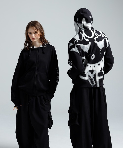 Y-3(ワイスリー)の「Y-3 CHITO GRAPHIC FRENCH TERRY ZIP HOODIE(パーカー・メンズ・ブラック・SMALL/MEDIUM/LARGE/X-LARGE/XX-LARGE/XX-SMALL/X-SMALL)」の1枚目の写真