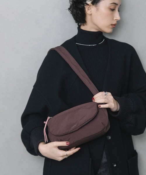 Beau're（ヴュレ）の「BEAURE Nylon Mini Shoulder（ショルダーバッグ・レディース・ブルー/ブラック/チョコ・FREE）」の5枚目の写真