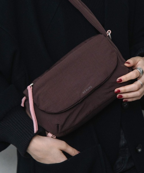Beau're（ヴュレ）の「BEAURE Nylon Mini Shoulder（ショルダーバッグ・レディース・ブルー/ブラック/チョコ・FREE）」の6枚目の写真