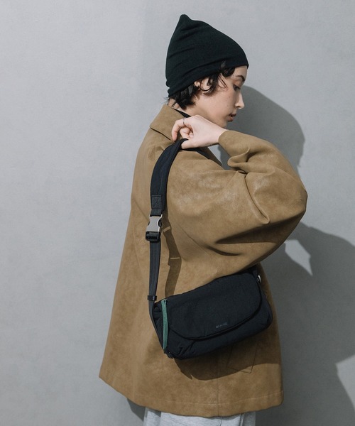 Beau're（ヴュレ）の「BEAURE Nylon Mini Shoulder（ショルダーバッグ・レディース・ブルー/ブラック/チョコ・FREE）」の11枚目の写真