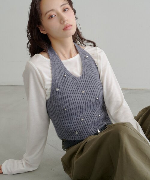 Kastane(カスタネ)の「【7.18(土)12:00発売】チャーム付きホルターニットSET(Tシャツ/カットソー・レディース・アイボリー/レッド/グレー・FREE)」の2枚目の写真