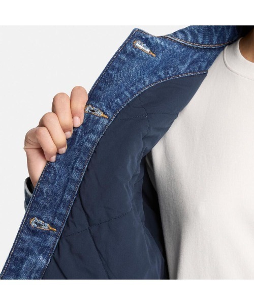 Timberland(ティンバーランド)の「インシュレーテッド デニム トラッカー ジャケット レディース(デニムジャケット・レディース・ライトインディゴブルー・LARGE/MEDIUM/SMALL)」の3枚目の写真