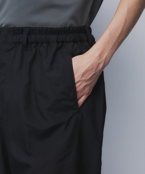 UNITED TOKYO(ユナイテッドトウキョウ)の「【数量限定】DRY SILK TAFFETA SEAMLESS PANTS |高級素材/シルク/撥水性/防シワ/接触冷感/軽量(スラックス・メンズ・ブラック/ダークブラウン/グレイッシュベージュ・1/2)」の17枚目の写真
