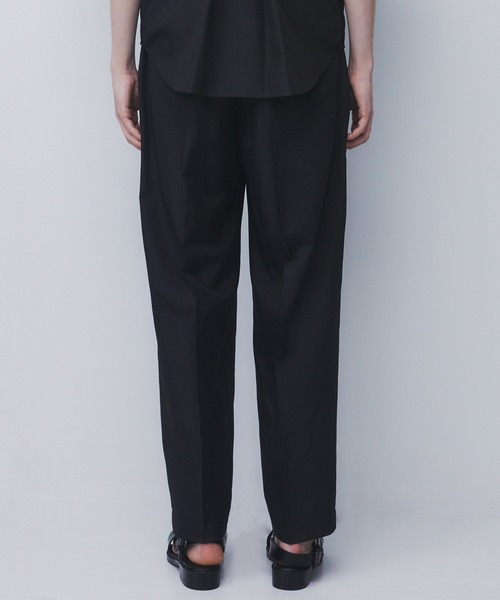 UNITED TOKYO(ユナイテッドトウキョウ)の「【数量限定】DRY SILK TAFFETA SEAMLESS PANTS |高級素材/シルク/撥水性/防シワ/接触冷感/軽量(スラックス・メンズ・ブラック/ダークブラウン/グレイッシュベージュ・1/2)」の10枚目の写真