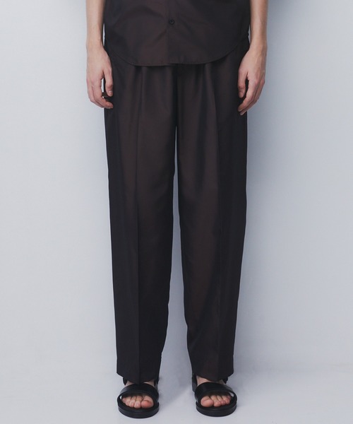 UNITED TOKYO(ユナイテッドトウキョウ)の「【数量限定】DRY SILK TAFFETA SEAMLESS PANTS |高級素材/シルク/撥水性/防シワ/接触冷感/軽量(スラックス・メンズ・ブラック/ダークブラウン/グレイッシュベージュ・1/2)」の11枚目の写真