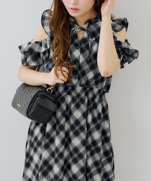 continuer de NICE CLAUP(コンティニューデナイスクラップ)の「2wayキルティングショルダーバック(ショルダーバッグ・レディース・ブラウン/ブラック/アイボリー・FREE)」の8枚目の写真