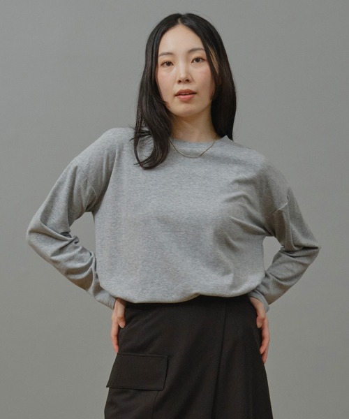 Nunc.(ヌンク)の「裏起毛ラウンドヘムプルオーバー(Tシャツ/カットソー・レディース・杢グレー/ダークブラウン/ブラック/オフホワイト・FREE)」の5枚目の写真