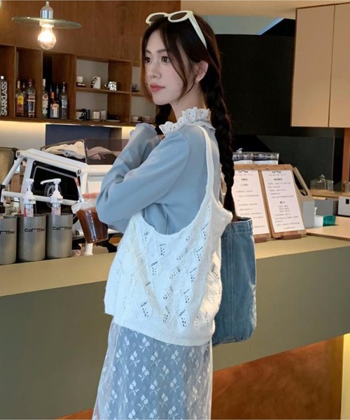 AsheKsha（アシクシャ）の「レース襟フレアスリーブニット 2 点セット（インナー＋透かしベスト）（セットアップ・レディース・ブルー・M）」の8枚目の写真