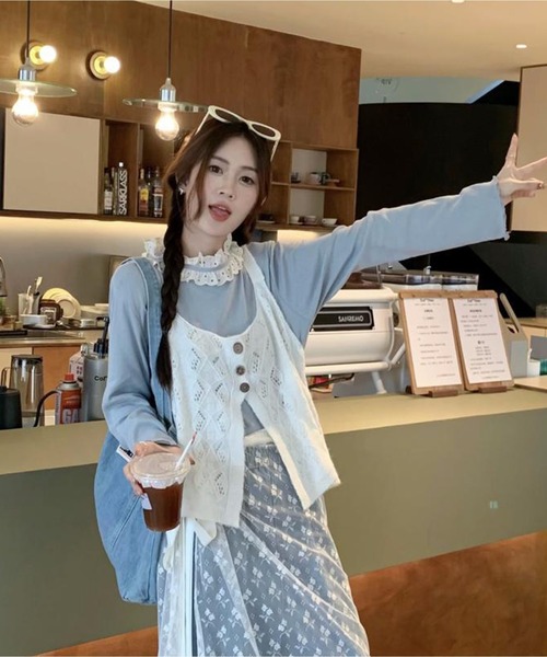 AsheKsha（アシクシャ）の「レース襟フレアスリーブニット 2 点セット（インナー＋透かしベスト）（セットアップ・レディース・ブルー・M）」の10枚目の写真
