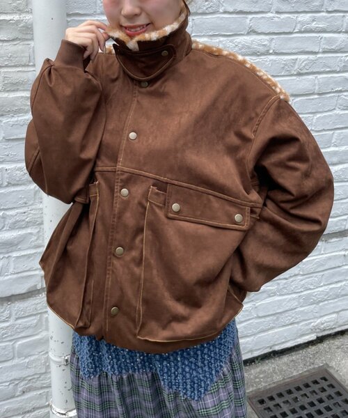 CIAOPANIC TYPY(チャオパニックティピー)の「【HELLO.SANFRANCISCO】バンビ柄ビックポケットスウェードアウター(ブルゾン・レディース・ブラウン/ピンク・ONE SIZE)」の10枚目の写真