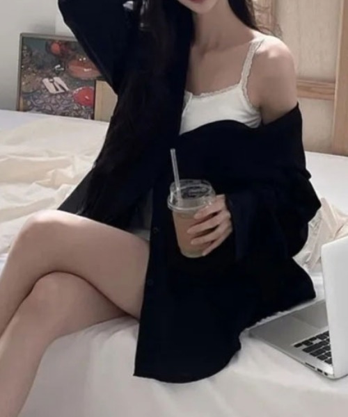 FLINEA(フリネア)の「フード付き薄手リラックスシャツ(シャツ/ブラウス・レディース・ホワイト/ブラック/ブルー・FREE)」の11枚目の写真