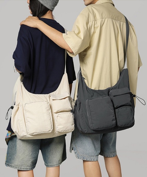STYLEBLOCK(スタイルブロック)の「大容量2WAYマルチポケットナイロンショルダーバッグ/A4サイズ収納可(ショルダーバッグ・レディース・グレー/ブラック・FREE)」の7枚目の写真