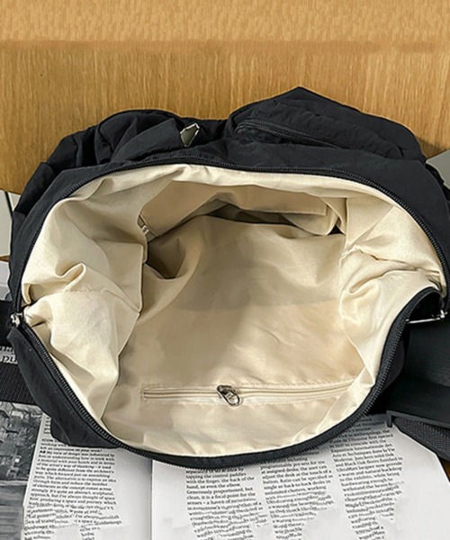 STYLEBLOCK(スタイルブロック)の「大容量2WAYマルチポケットナイロンショルダーバッグ/A4サイズ収納可(ショルダーバッグ・レディース・グレー/ブラック・FREE)」の13枚目の写真