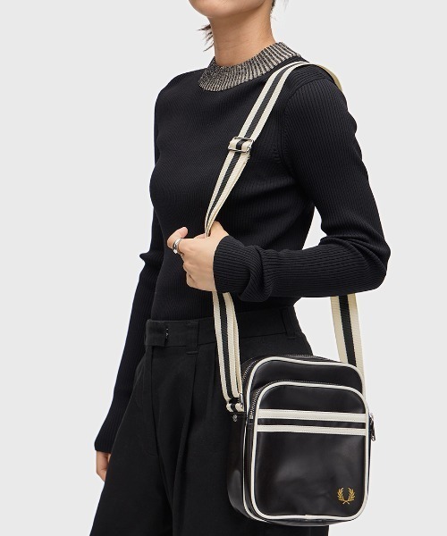 Fred Perry クラシックショルダーバッグ 黒 Classic Shoulder Bag／クラシックショルダーバッグ（ショルダー