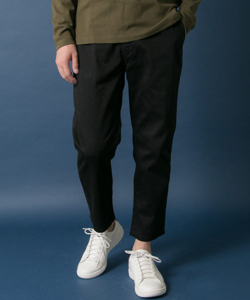 URBAN RESEARCH(アーバンリサーチ)の「UR ストレッチアンクルイージーパンツ(その他パンツ・メンズ・ブラック/カーキ/ネイビー・MEDIUM/LARGE)」の2枚目の写真