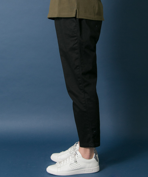 URBAN RESEARCH(アーバンリサーチ)の「UR ストレッチアンクルイージーパンツ(その他パンツ・メンズ・ブラック/カーキ/ネイビー・MEDIUM/LARGE)」の5枚目の写真