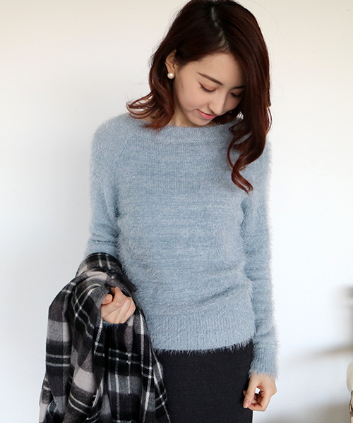 N.(N. Natural Beauty Basic)(エヌエヌナチュラルビューティーベーシック)の「◆《追加生産》【and GIRL11月号掲載】 シャギーコンパクトニット(ニット/セーター・レディース・ブルー/ホワイト/ベージュ・MEDIUM)」の3枚目の写真