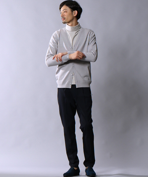 5351 POUR LES HOMMES（ゴーサンゴーイチプールオム）の「アルビニベアインレイタートルネックカットソー（Tシャツ/カットソー・メンズ・グレー/ブラック/ホワイト・44/46/48）」の4枚目の写真