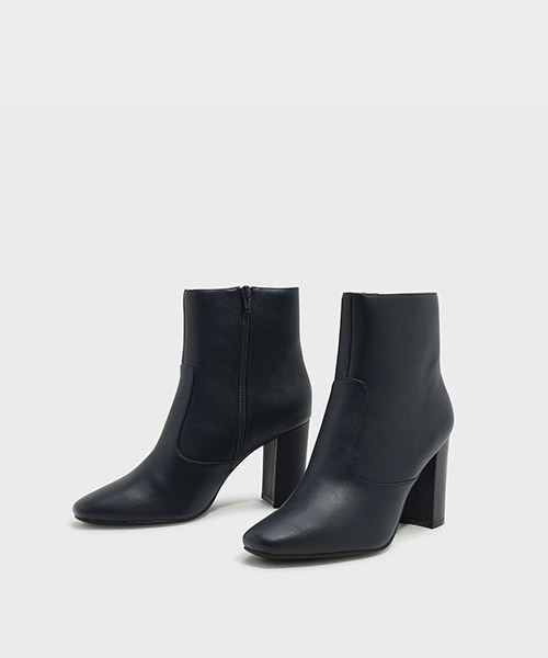 CHARLES & KEITH(チャールズ & キース)の「ベーシックカフブーツ / BASIC CALF BOOTS(ブーツ・レディース・ライトベージュ/ネイビー・22.5cm/25cm/23.5cm/23cm/24.5cm)」の8枚目の写真