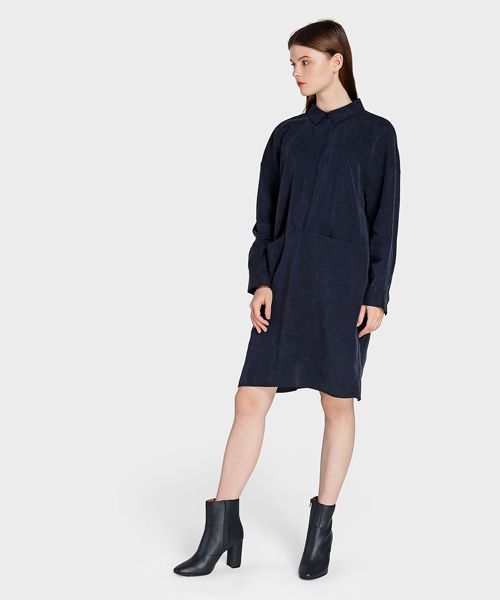 CHARLES & KEITH(チャールズ & キース)の「ベーシックカフブーツ / BASIC CALF BOOTS(ブーツ・レディース・ライトベージュ/ネイビー・22.5cm/25cm/23.5cm/23cm/24.5cm)」の12枚目の写真