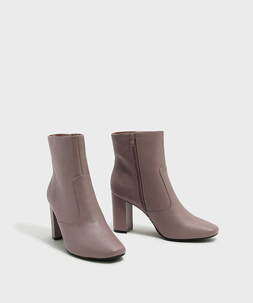CHARLES & KEITH(チャールズ & キース)の「ベーシックカフブーツ / BASIC CALF BOOTS(ブーツ・レディース・ライトベージュ/ネイビー・22.5cm/25cm/23.5cm/23cm/24.5cm)」の14枚目の写真