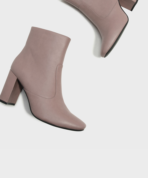 CHARLES & KEITH(チャールズ & キース)の「ベーシックカフブーツ / BASIC CALF BOOTS(ブーツ・レディース・ライトベージュ/ネイビー・22.5cm/25cm/23.5cm/23cm/24.5cm)」の3枚目の写真