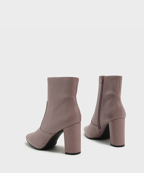 CHARLES & KEITH(チャールズ & キース)の「ベーシックカフブーツ / BASIC CALF BOOTS(ブーツ・レディース・ライトベージュ/ネイビー・22.5cm/25cm/23.5cm/23cm/24.5cm)」の4枚目の写真