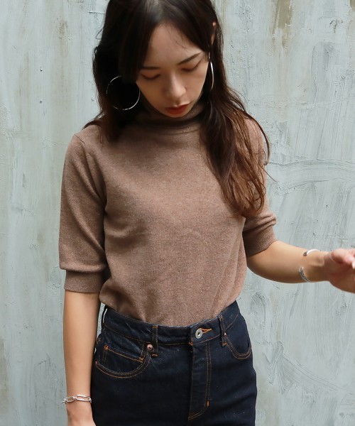 TODAYFUL(トゥデイフル)の「カシミヤハーフスリーブニット(ニット/セーター・レディース・ホワイト/モカ・FREE)」の2枚目の写真