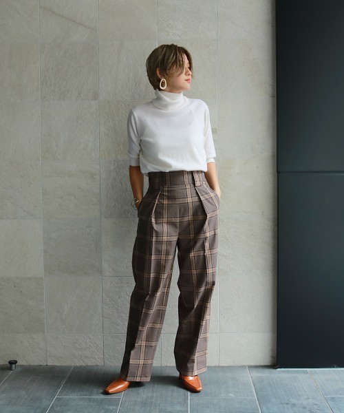 TODAYFUL(トゥデイフル)の「カシミヤハーフスリーブニット(ニット/セーター・レディース・ホワイト/モカ・FREE)」の5枚目の写真