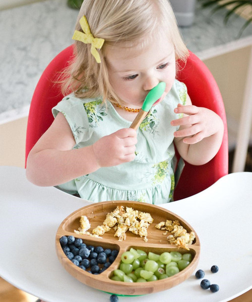 Avanchy（アバンシー）の「【T‐REX】Avanchy　竹のプレートワイド+スプーンセット（マグ/哺乳瓶/お食事グッズ・キッズ・ピンク/イエロー/グリーン/グレー・ONE SIZE）」の9枚目の写真