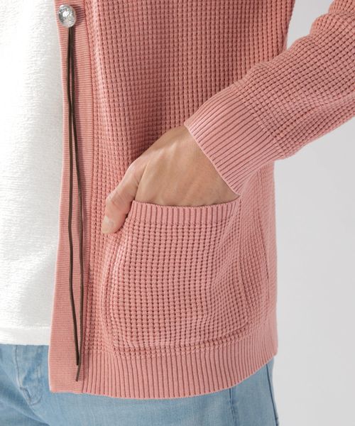 BAYFLOW（ベイフロー）の「コットンリネンワッフルコンチョカーディガン（カーディガン/ボレロ・メンズ・ベージュ/ライトブルー/ピンク・MEDIUM/LARGE）」の6枚目の写真