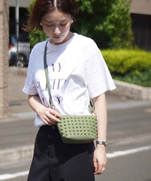 RiNc (リンク)の「【 GLAM JAM / グラムジャム 】 スタッズ ショルダー バッグ(ショルダーバッグ・レディース・モカ/ブラック/オレンジ/ブラック系その他2/インディゴブルー/ブラック×ゴールド/ホワイト系その他/ブルー系その他2/その他1/カーキ/イエロー/ブラック系その他/その他2/ブルー系その他3/その他/ピンク/ピンク系その他/サックスブルー/ホワイト×ゴールド/サックスブルー系・FREE)」の9枚目の写真