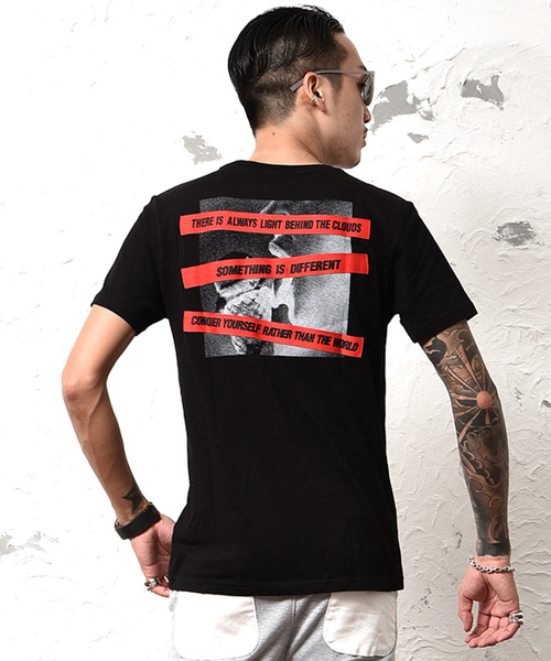 JOKER（ジョーカー）の「テープ使いバックフォトTシャツ ロゴ（Tシャツ/カットソー・メンズ・ホワイト/ブラック・M/L/XL）」の9枚目の写真