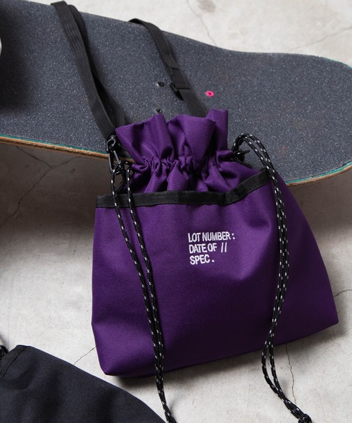 WEGO（ウィゴー）の「WEGO/ロゴ刺繍2WAY巾着バッグ（ショルダーバッグ・メンズ・オレンジ/パープル/グレー/ブラック・FREE）」の4枚目の写真