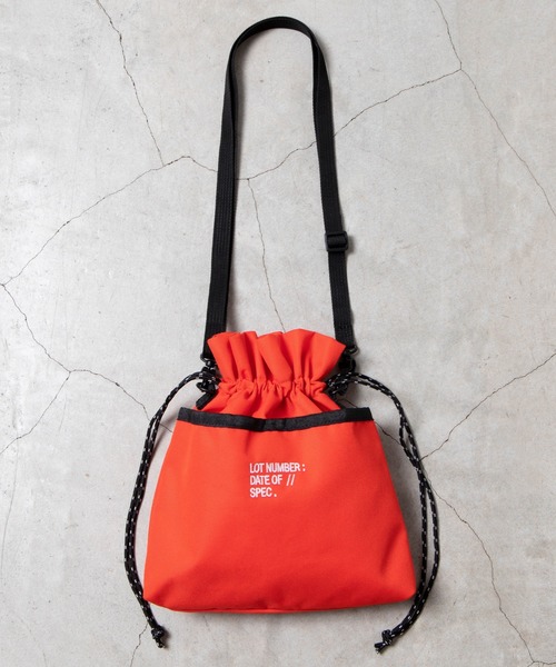 WEGO（ウィゴー）の「WEGO/ロゴ刺繍2WAY巾着バッグ（ショルダーバッグ・メンズ・オレンジ/パープル/グレー/ブラック・FREE）」の14枚目の写真