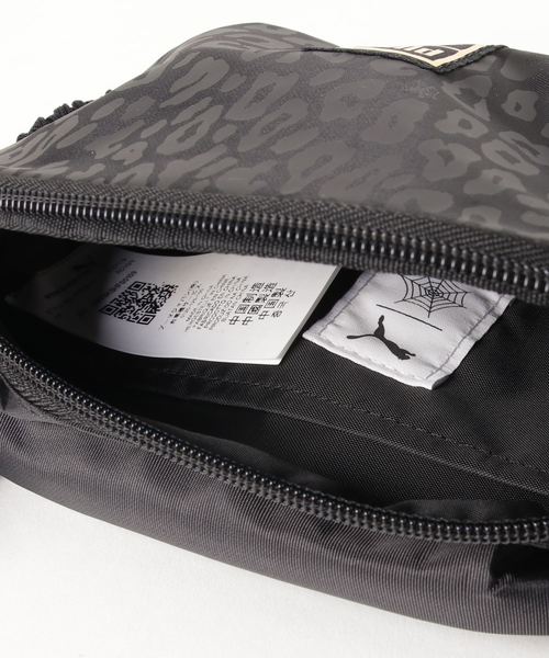 PUMA（プーマ）の「PUMA x CHARLOTTE OLYMPIA BAG 07700601（ショルダーバッグ）」 WEAR