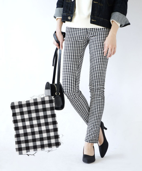 zootie(ズーティー)の「エアパンツ(その他パンツ・レディース・フューシャピンク/ストライプ/ブラック系その他/ブラック×ホワイト/チャコール/ブラック系その他2/マスタード/ケミカルウォッシュ/ダークベージュ/ブルー系その他/グレイッシュベージュ/ホワイト系その他/ネイビー/オリーブ/バーガンディー/インディゴブルー/ブラック/ブルー系その他2/チェック/グレー系その他/ブラウン/グリーン/ミント/ライトイエロー・S/M/L/LL/3L)」の4枚目の写真